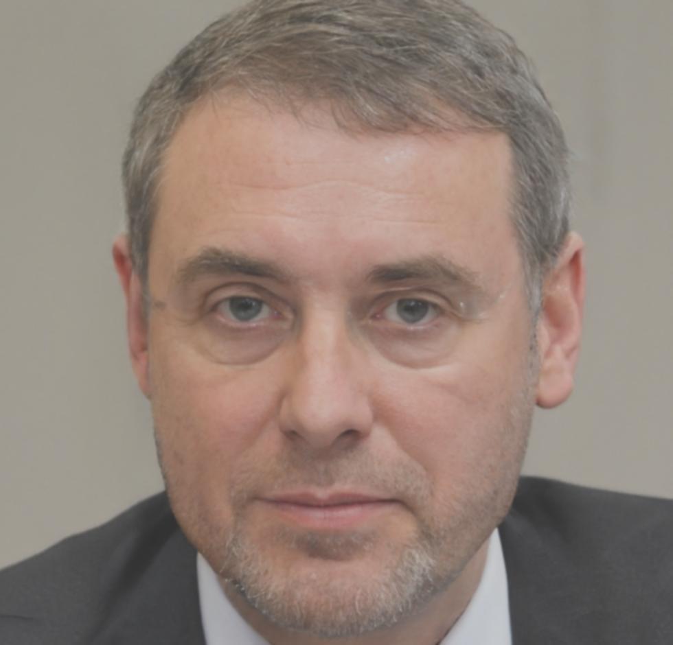 Eliseo Venegas, instructor principal